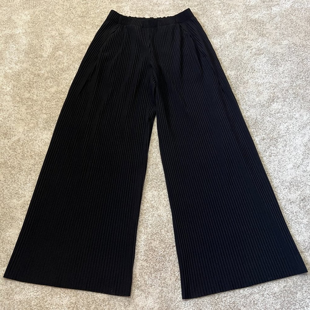 Cos Pants Size Small Pleated Black Wide Leg Pull On Pockets Stretch Full Length